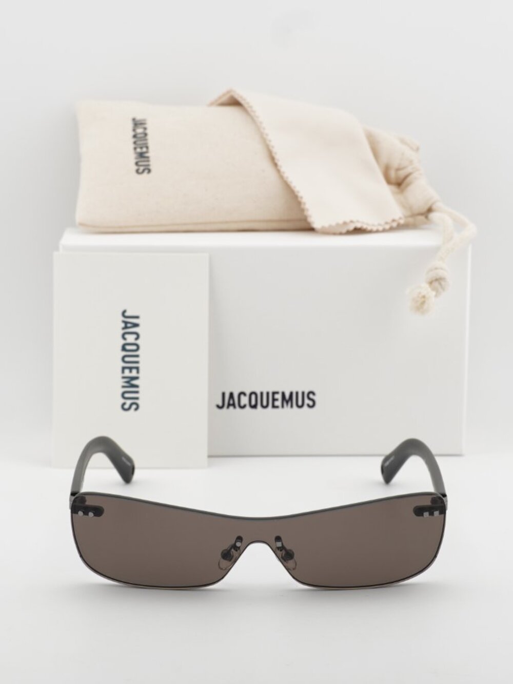 Jacquemus MIRADA JAC/69 C1 Shield Sunglasses - Matte Grey\Grey - Picture 3 of 10